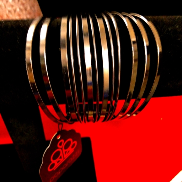 Jewelry - 💥💥SOLD💥💥Cuff Bracelet